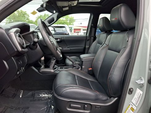 Used 2021 Toyota Tacoma TRD Pro AWD/4WD image 15