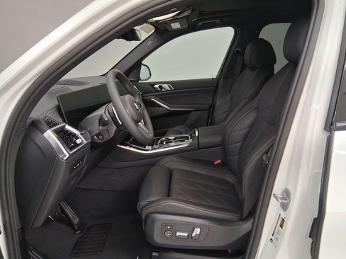 New 2026 BMW X5 sDrive40i w/ M Sport Package RWD image 3