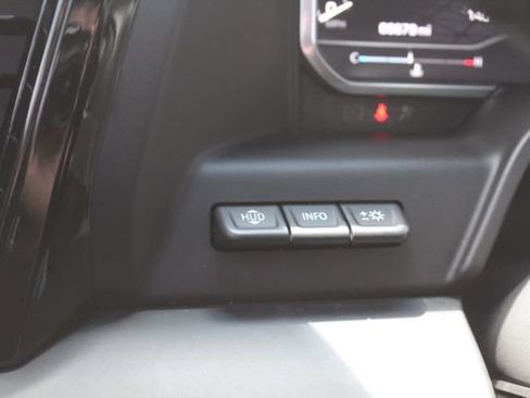 Used 2024 GMC Sierra 1500 AT4 w/ Technology Package AWD/4WD image 31