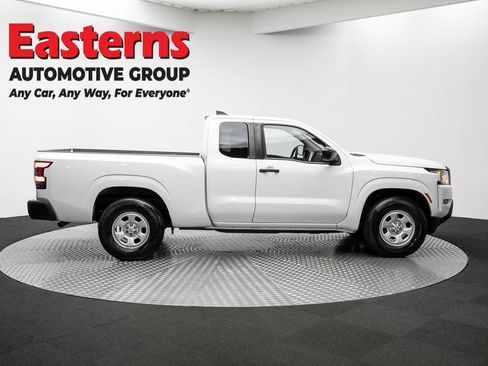 Used 2022 Nissan Frontier S RWD image 4