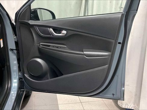 Used 2023 Hyundai Kona SE image 12