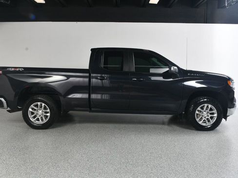 Used 2023 Chevrolet Silverado 1500 LT AWD/4WD image 3