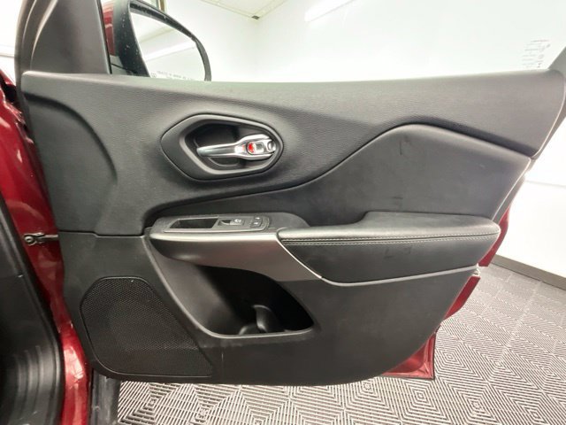 Used 2020 Jeep Cherokee Limited AWD/4WD image 14