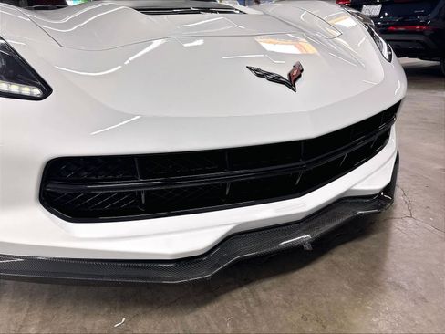 Used 2019 Chevrolet Corvette Stingray Coupe w/ Battery Protection Package RWD image 29