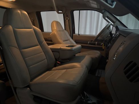 Used 2010 Ford F350 Lariat image 36