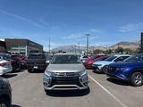 Used 2018 Mitsubishi Outlander GT image 2