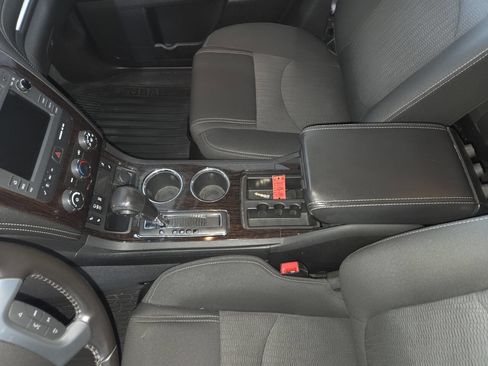 Used 2015 Chevrolet Traverse LT w/ Style and Technology Package FWD image 17