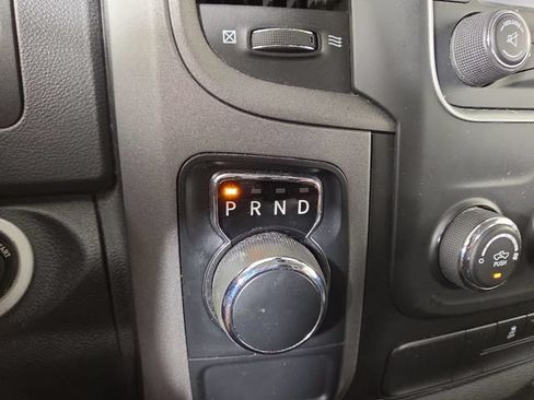 Used 2017 RAM 1500 Express RWD image 19