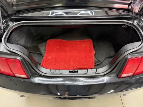 Used 2006 Ford Mustang GT RWD image 9