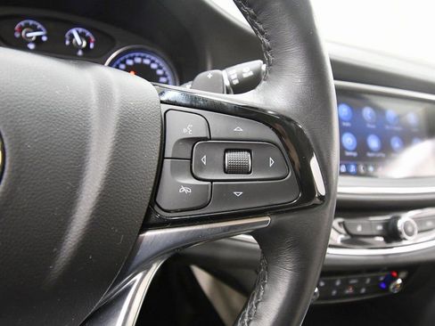 Used 2024 Buick Enclave Essence image 21