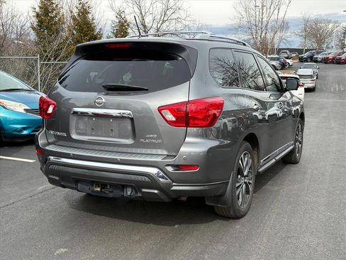 Used 2017 Nissan Pathfinder Platinum image 5