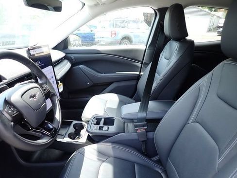Used 2025 Ford Mustang Mach-E Premium AWD/4WD image 17