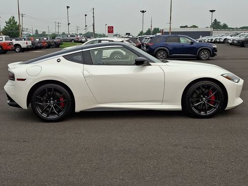 Certified 2025 Nissan Z Performance w/ Floor Mat Package RWD image 8