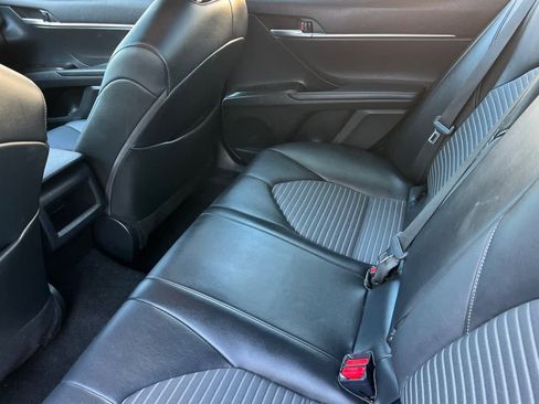 Used 2023 Toyota Camry SE image 5