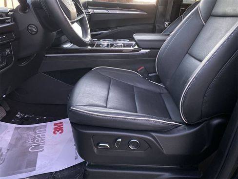 Certified 2025 Cadillac Escalade Premium Luxury image 24