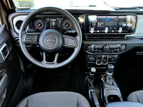 New 2026 Jeep Gladiator Sport AWD/4WD image 10