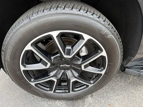 Used 2023 Chevrolet Tahoe RST w/ Luxury Package AWD/4WD image 13