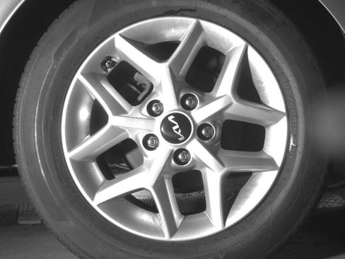 Used 2025 Kia Soul LX w/ LX Technology Package FWD image 22