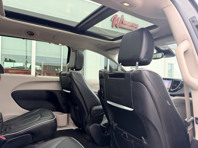 Used 2022 Chrysler Pacifica Limited w/ Uconnect Theater Family Group AWD/4WD image 19