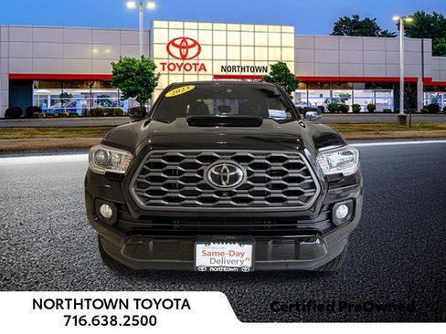 Used 2023 Toyota Tacoma TRD Sport w/ Advanced Technology Package image 5