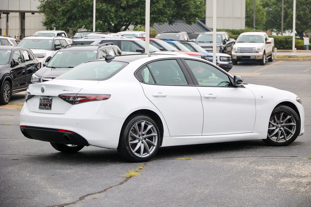Used 2024 Alfa Romeo Giulia Ti AWD/4WD image 29