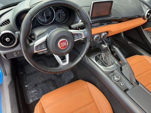 Used 2017 FIAT 124 Spider Lusso RWD image 4