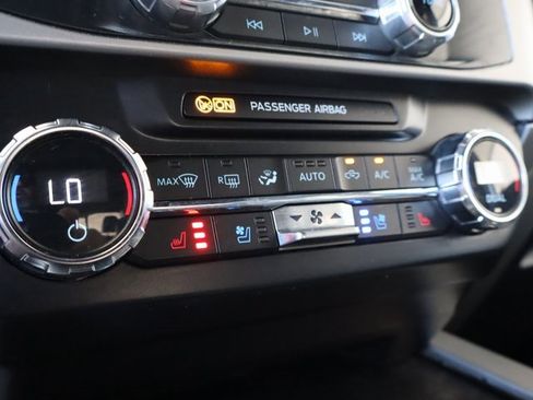 Used 2022 Ford F250 Lariat w/ Black Appearance Package image 40