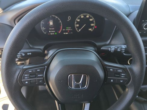 Used 2025 Honda HR-V LX image 9