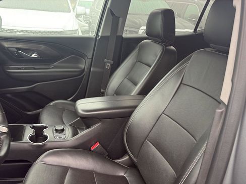 Used 2023 GMC Terrain SLT image 14