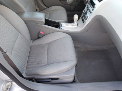 Used 2010 Chevrolet Malibu LS image 6