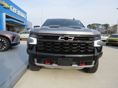 Used 2024 Chevrolet Silverado 1500 ZR2 w/ Technology Package image 7