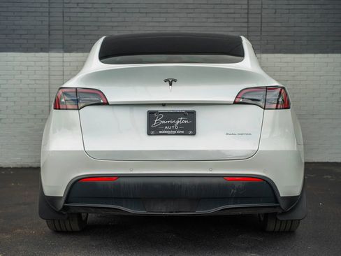 Used 2022 Tesla Model Y Long Range AWD/4WD image 6