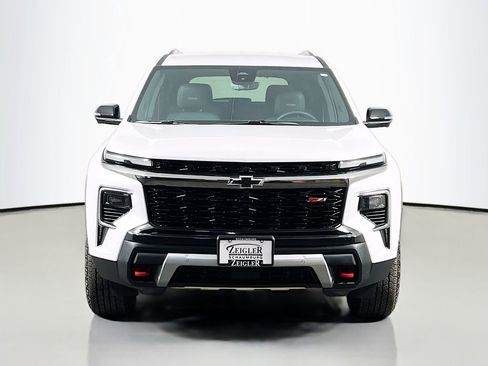 Used 2024 Chevrolet Traverse Z71 w/ Enhanced Driving Package image 2