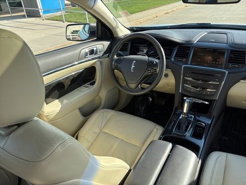 Used 2013 Lincoln MKS AWD image 23