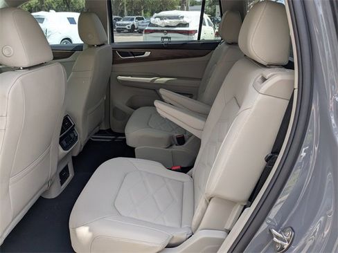 New 2026 Volkswagen Atlas SE image 14