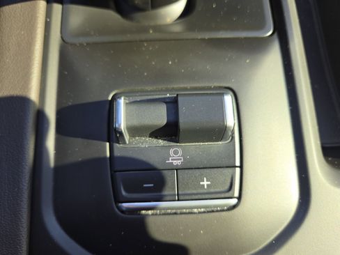 Used 2023 GMC Sierra 1500 Denali w/ Technology Package image 9