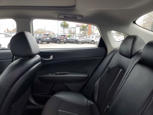 Used 2019 Kia Optima S w/ S Panoramic Sunroof Package image 10