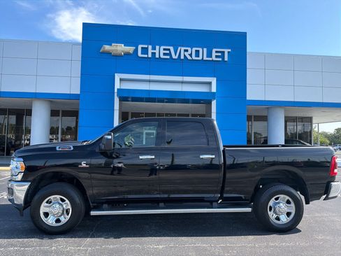 Used 2024 RAM 3500 Tradesman w/ Chrome Appearance Group AWD/4WD image 2