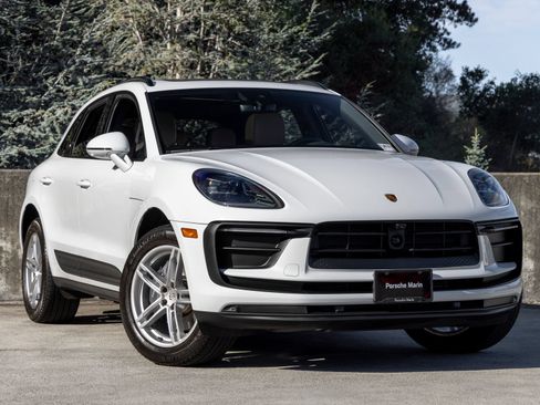 Certified 2026 Porsche Macan AWD/4WD image 6