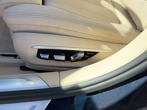 Used 2016 BMW 750i image 14