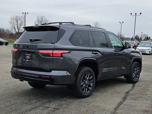New 2026 Toyota Sequoia Platinum AWD/4WD image 4