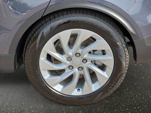 Used 2025 Land Rover Discovery S AWD/4WD image 37