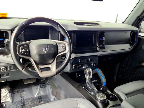 Used 2022 Ford Bronco Black Diamond image 12