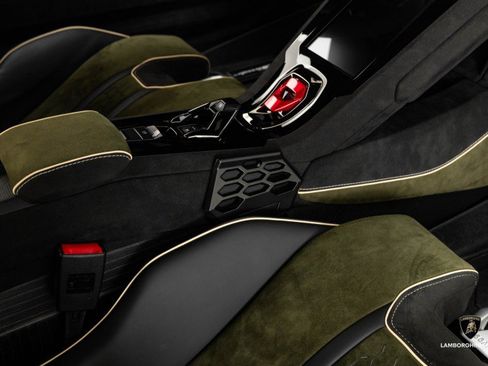 Used 2024 Lamborghini Huracan Sterrato image 58