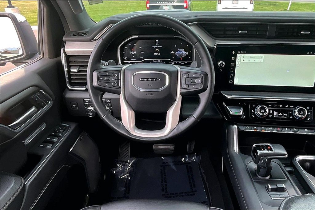 Used 2024 GMC Sierra 1500 Denali w/ Technology Package AWD/4WD image 5