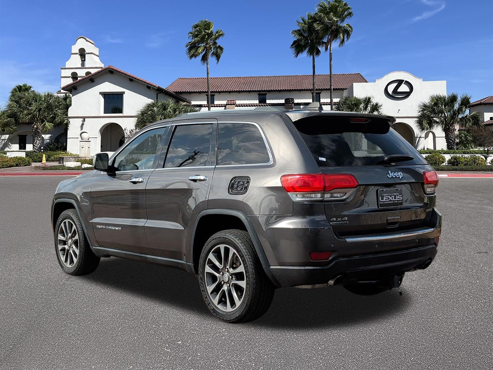 Used 2014 Jeep Grand Cherokee Limited w/ Luxury Group II AWD/4WD image 4