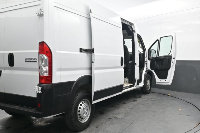 Used 2026 RAM ProMaster 2500 w/ Convenience Group FWD image 44