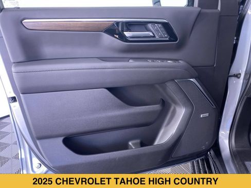 Used 2025 Chevrolet Tahoe High Country AWD/4WD image 13