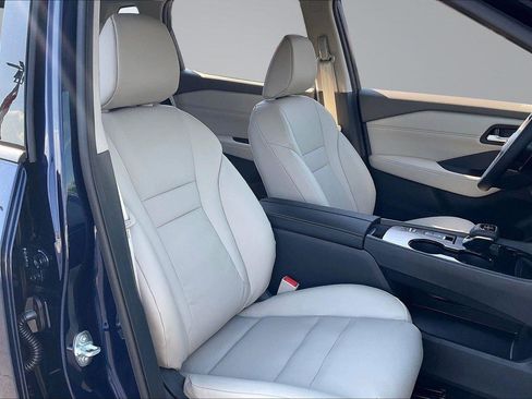 New 2026 Nissan Rogue SV FWD image 9