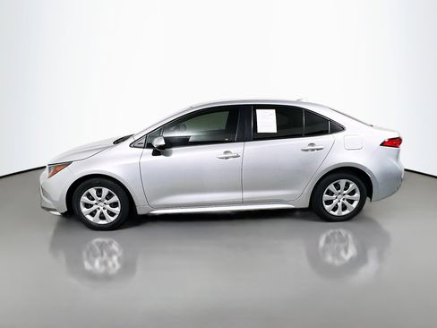Used 2020 Toyota Corolla LE image 9